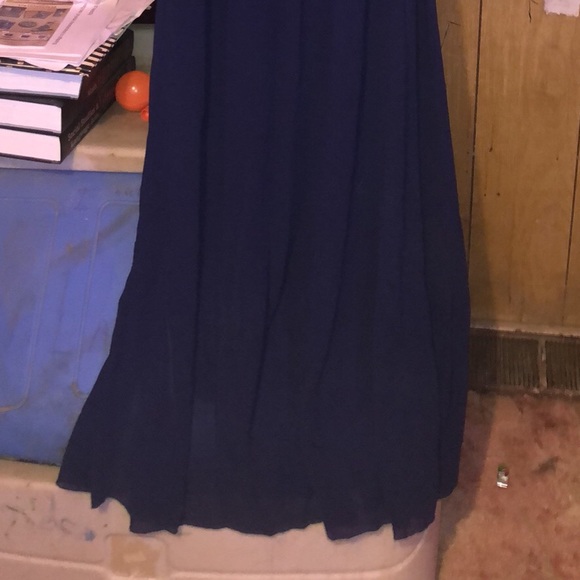 Women’s formal dress - Picture 2 of 3